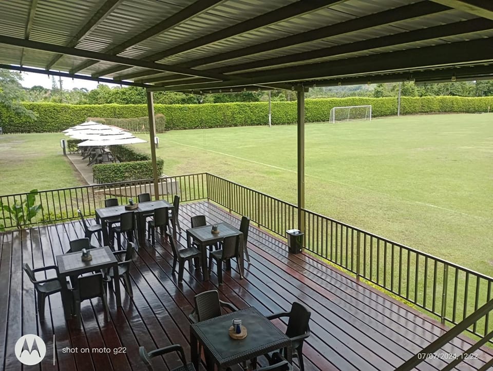 Patio, Restaurant/places to eat, Communal lounge/ TV room, Day, Natural landscape, Garden, View (from property/room), Balcony/Terrace, Banquet/Function facilities, Garden view