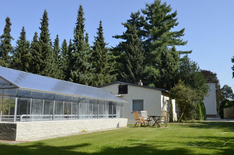 Property building, Facade/entrance, Garden view