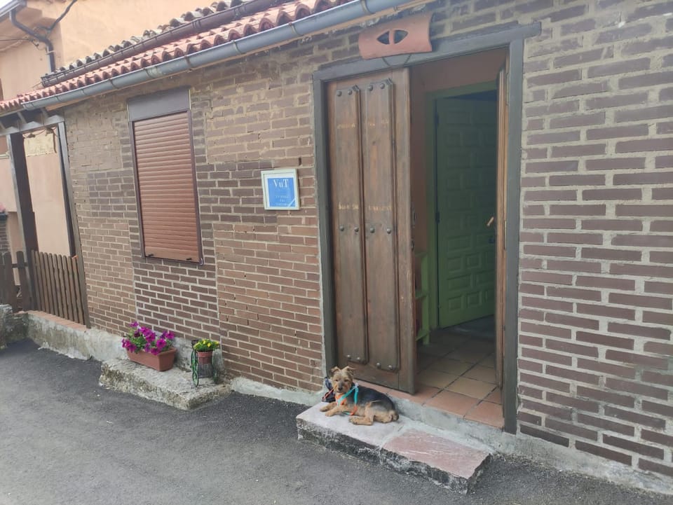 Casa Manuel y Ana María. House in Castile and León