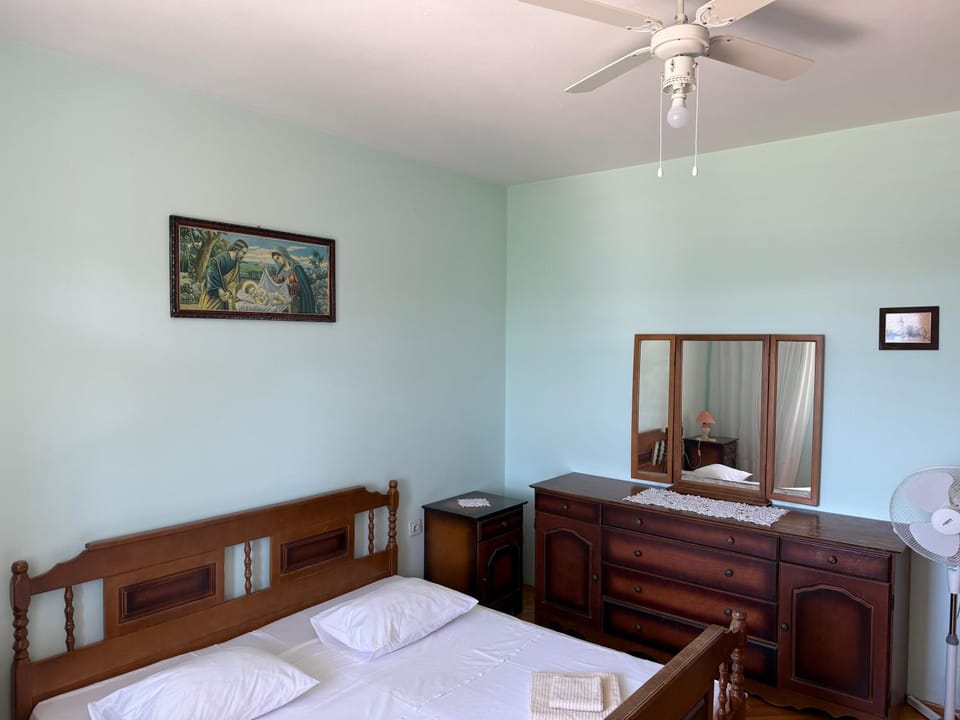 Hostel Guesthouse Mira Bed and Breakfast in Split-Dalmatia County
