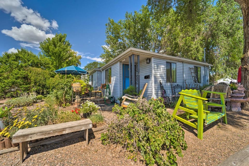 Walk to Olde Town Arvada - 1940 Vintage Bungalow! House in Arvada