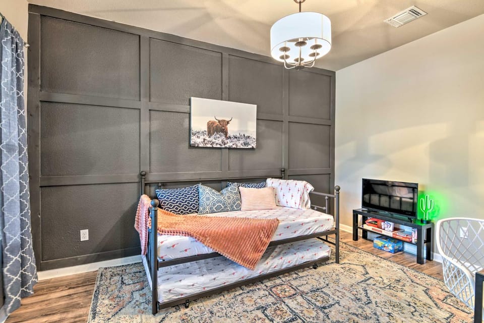 Charming San Antonio Home ~ 4 Mi to Downtown House in San Antonio