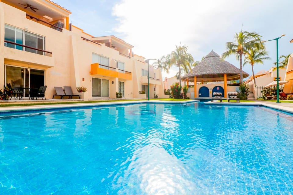 Property building, Pool view, Swimming pool, sunbed