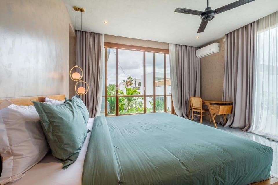 Bed, View (from property/room), Photo of the whole room, Bedroom, fireplace, air conditioner