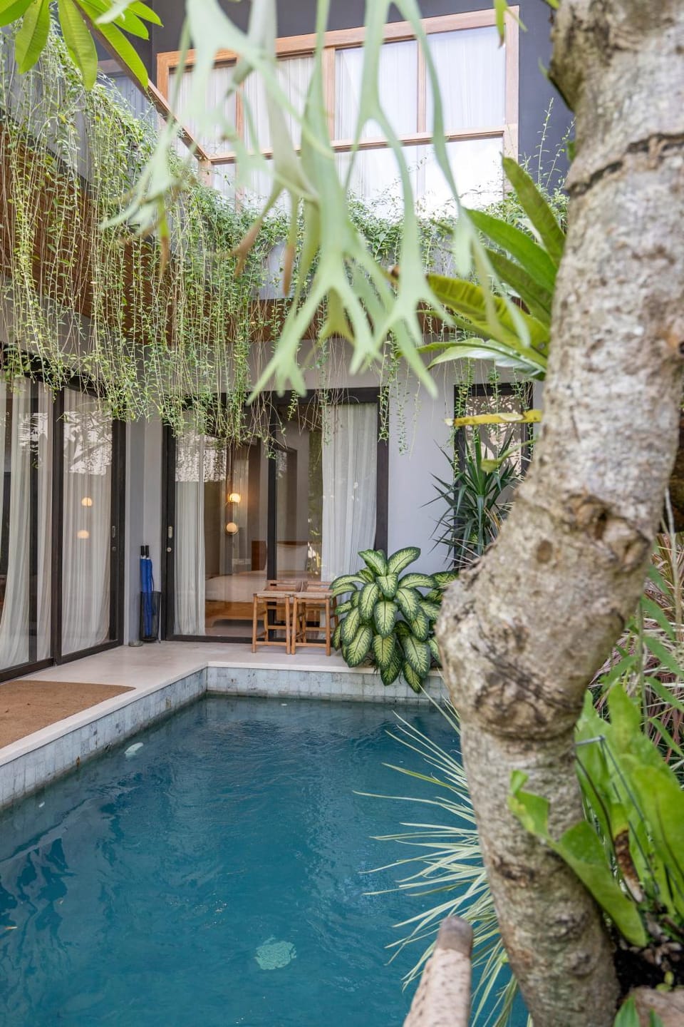 Property building, Swimming pool