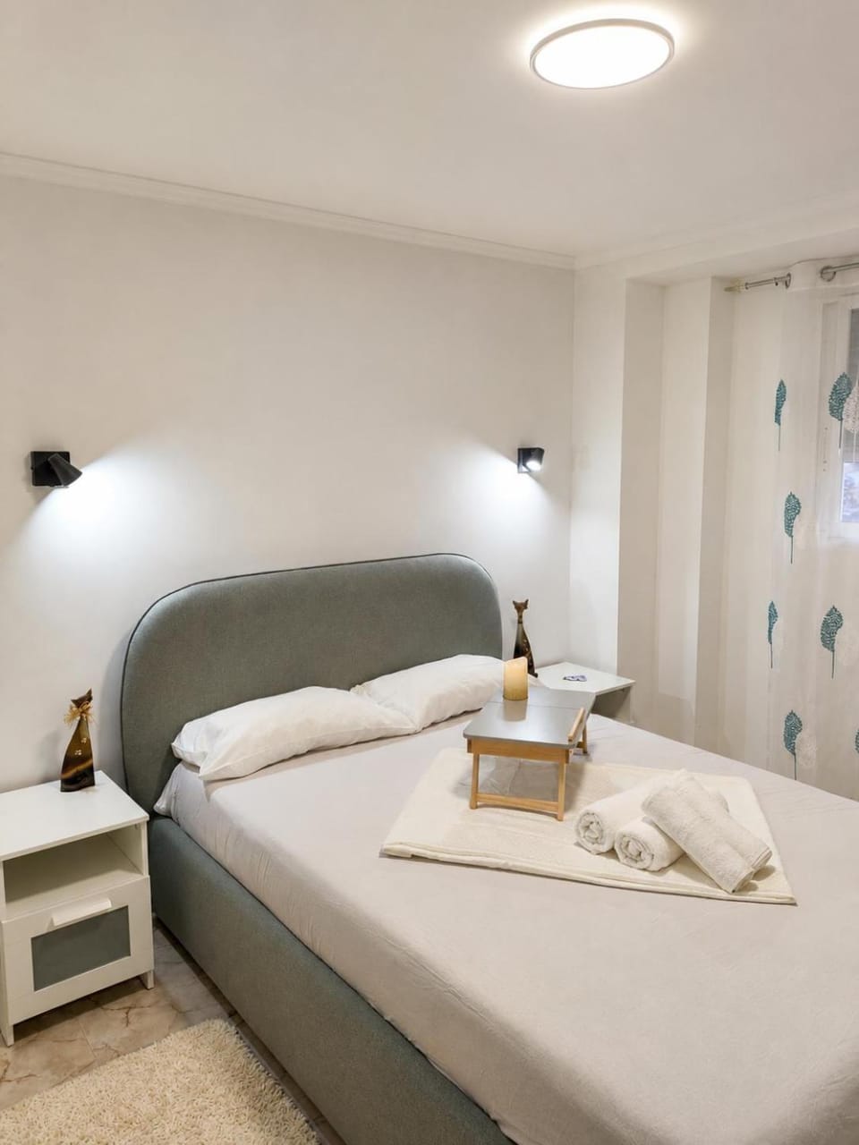 Bed, Photo of the whole room, Bedroom, towels, wardrobe, air conditioner