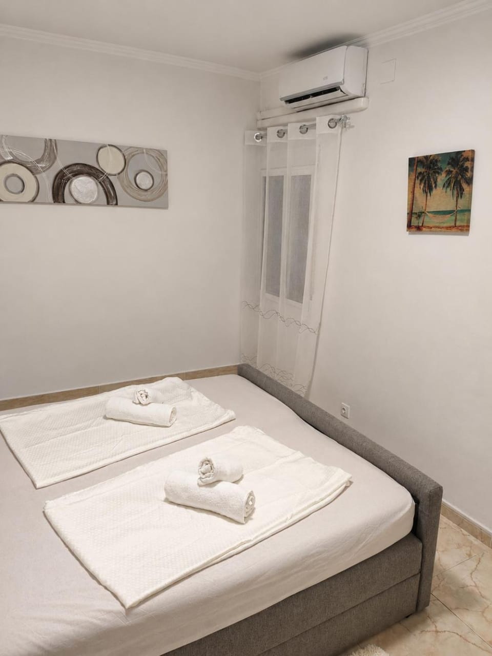 Bed, Bedroom, towels, wardrobe, air conditioner
