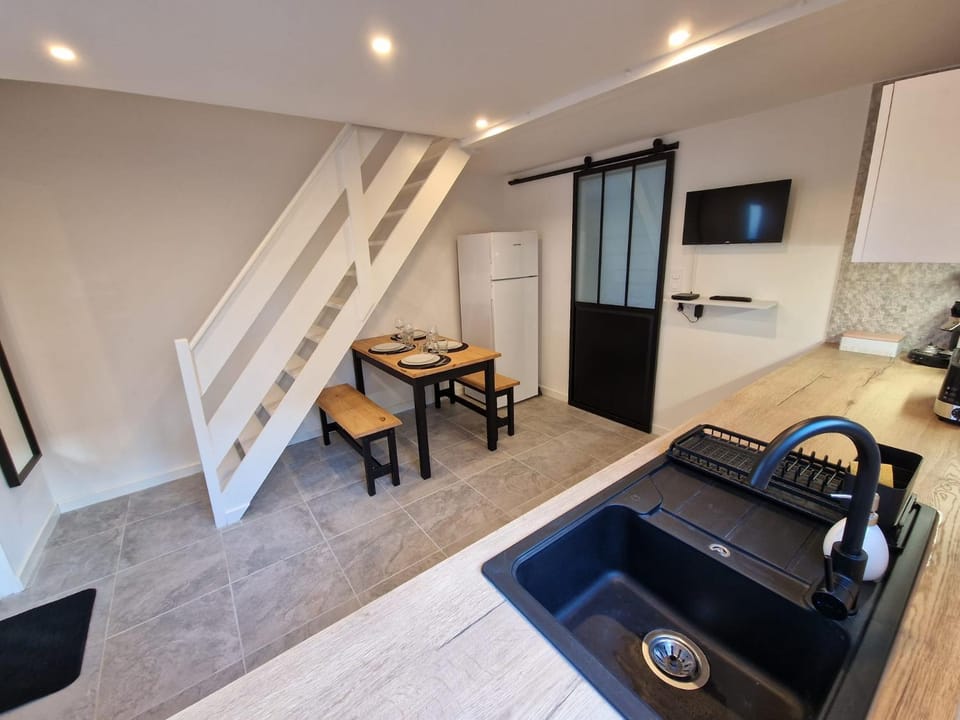 Kitchen or kitchenette, Living room