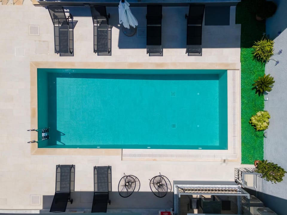 Pool view, Swimming pool