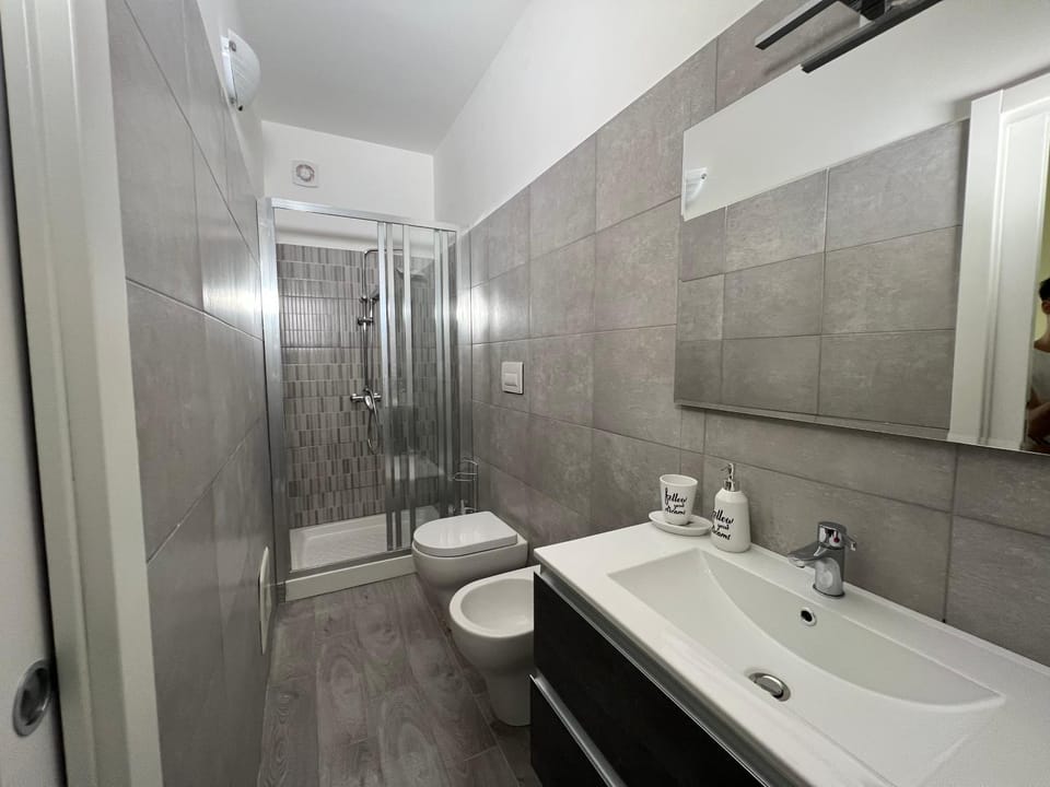 Shower, Bathroom