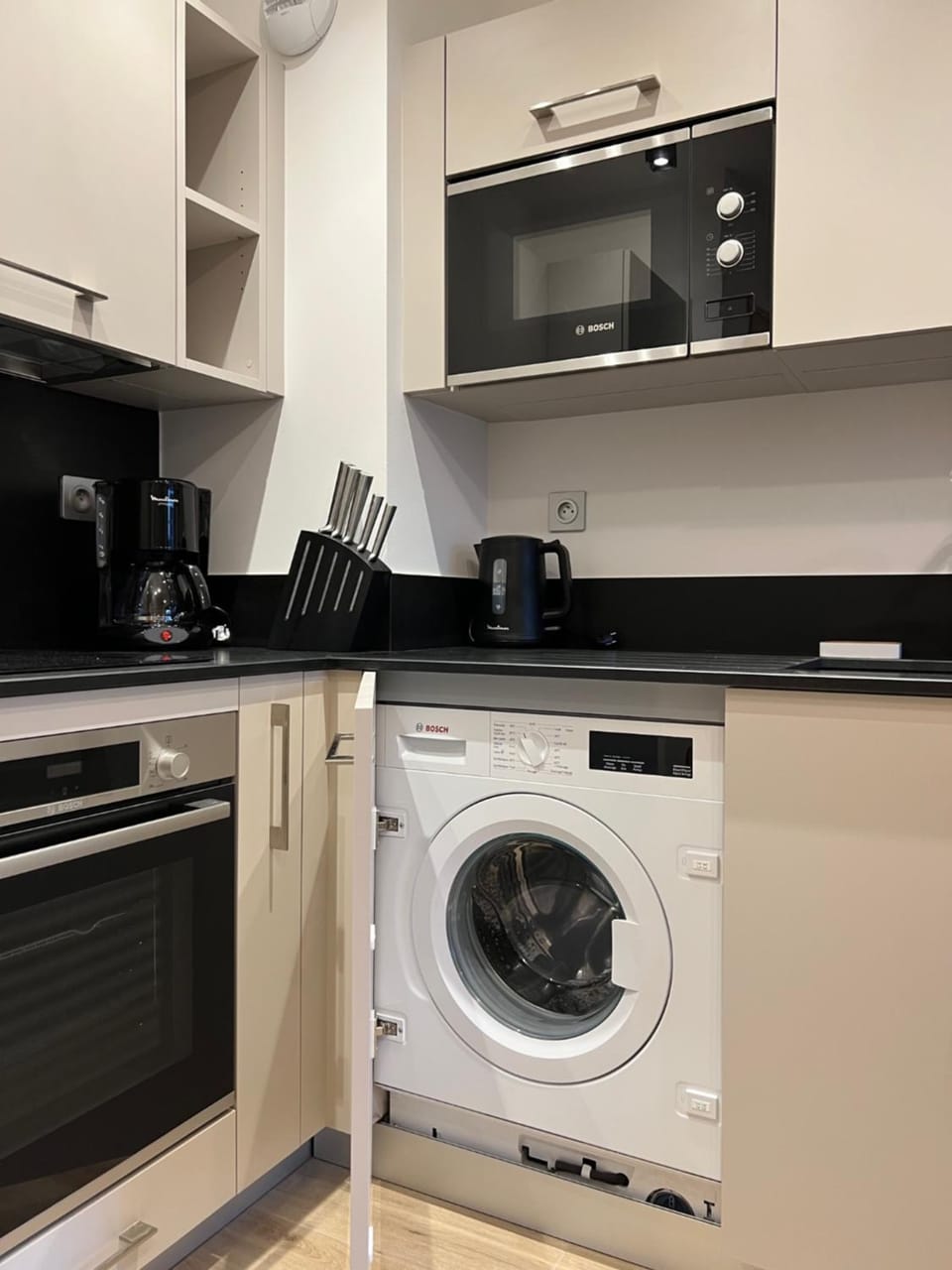 Kitchen or kitchenette, Communal kitchen