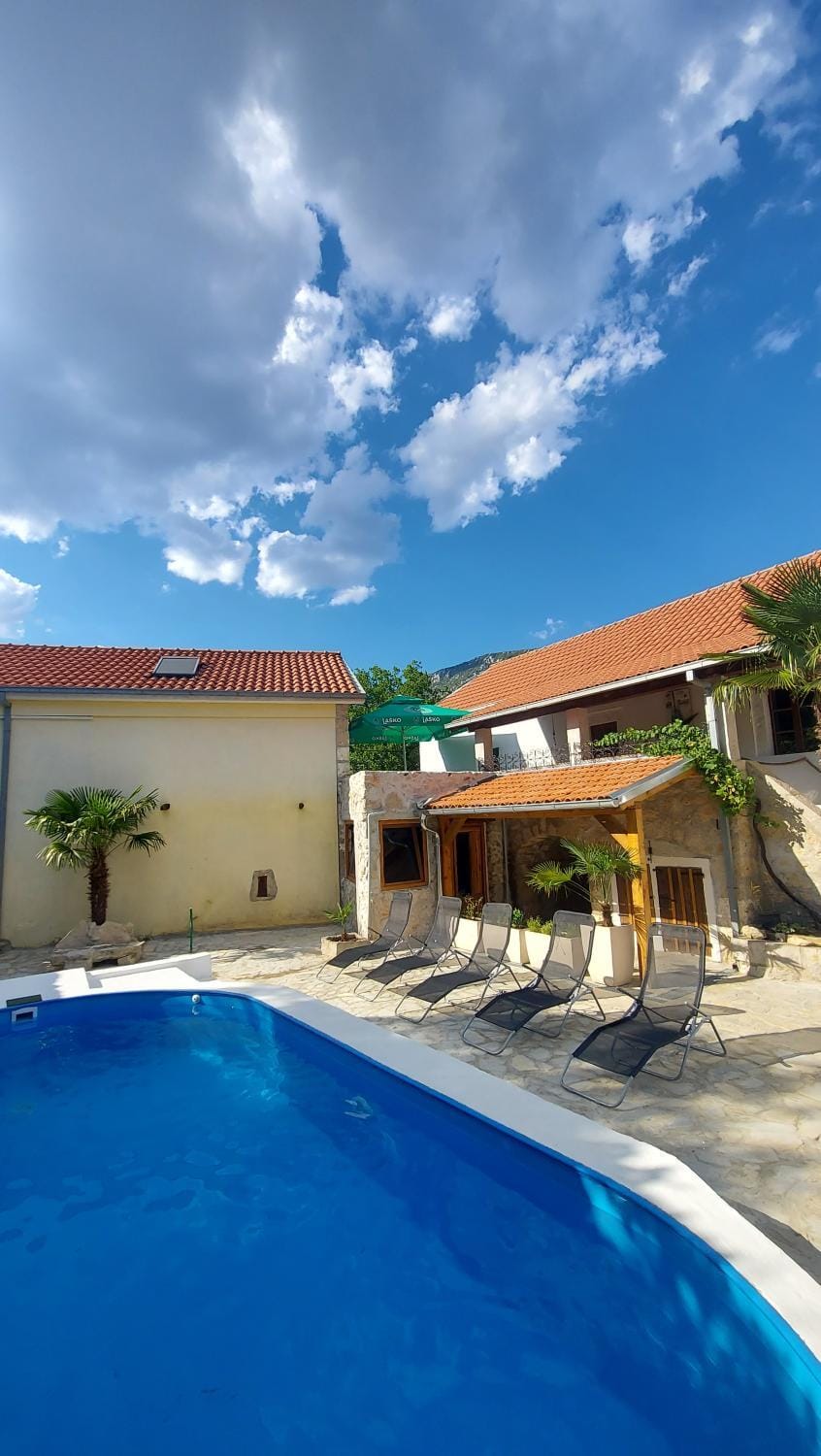 Property building, Swimming pool, Swimming pool