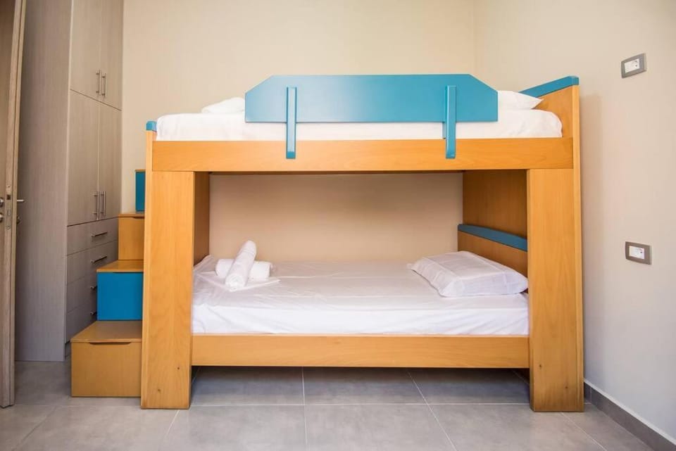 bunk bed