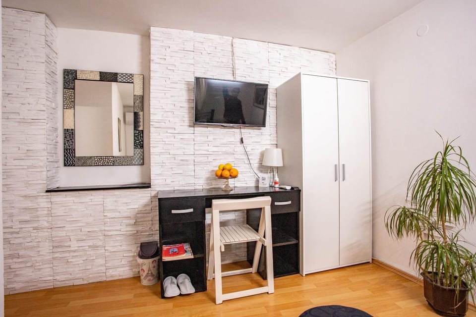 Paris Night Private Parking Apartment in Serbia