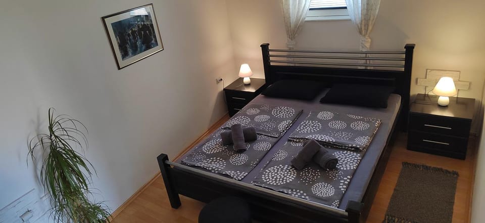 Paris Night Private Parking Apartment in Serbia