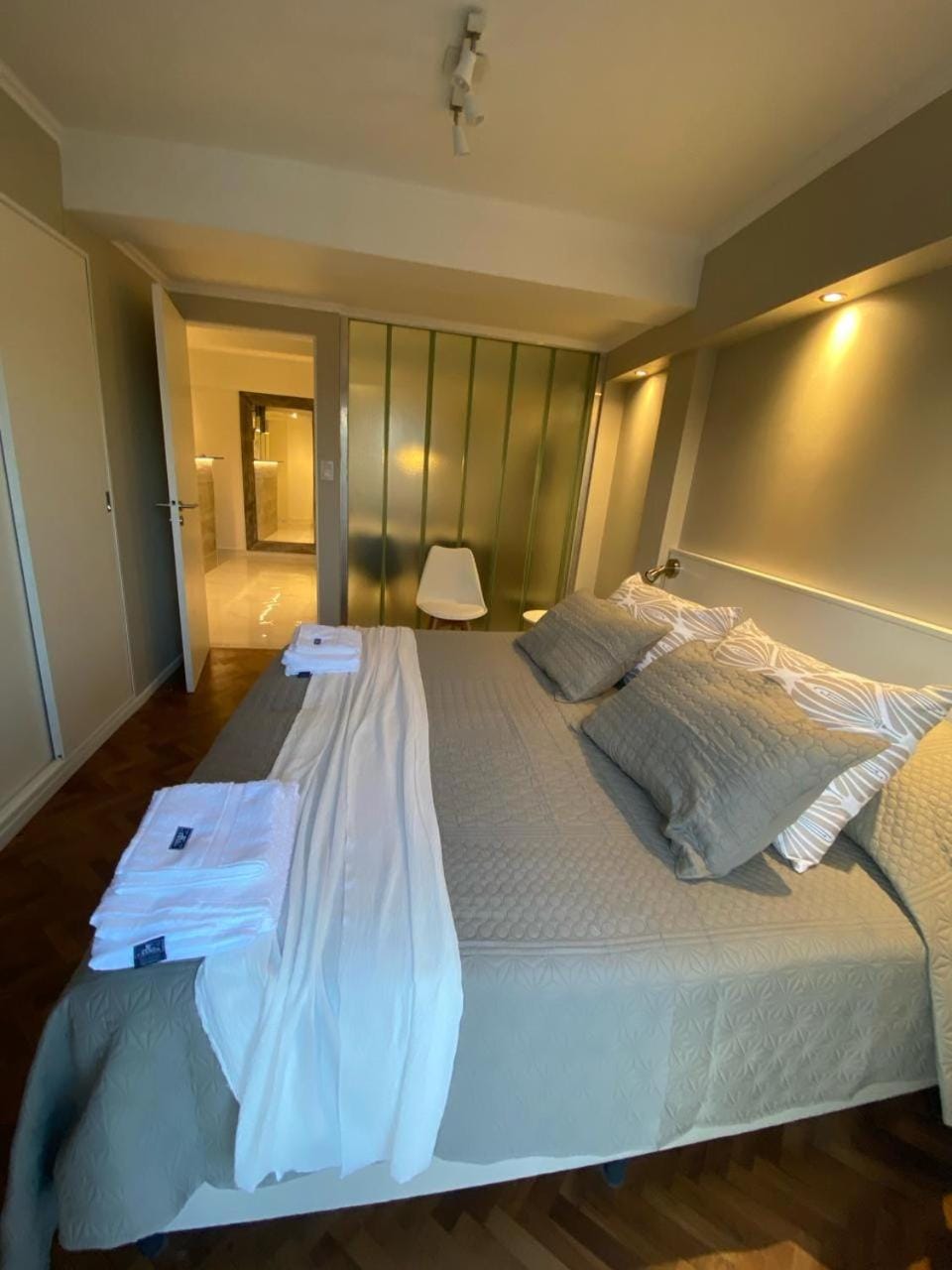 DEPARTAMENTO CENTRICO CON COCHERA - CORDOBA Argentina- Apartment in Cordoba