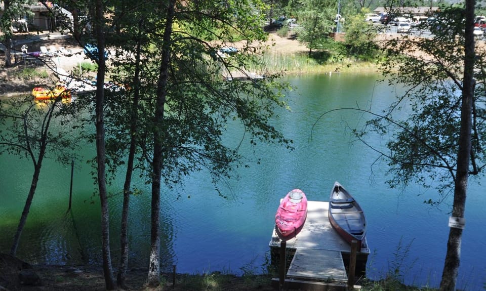Dos Pinos Spacious Lakefront Cabin with Game Room Cabin in Groveland