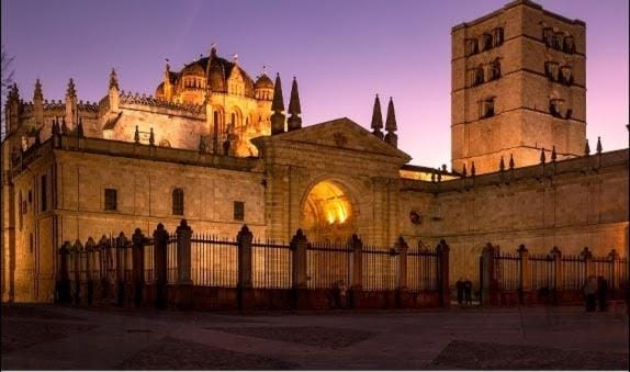 JUAN II Apartment in Zamora