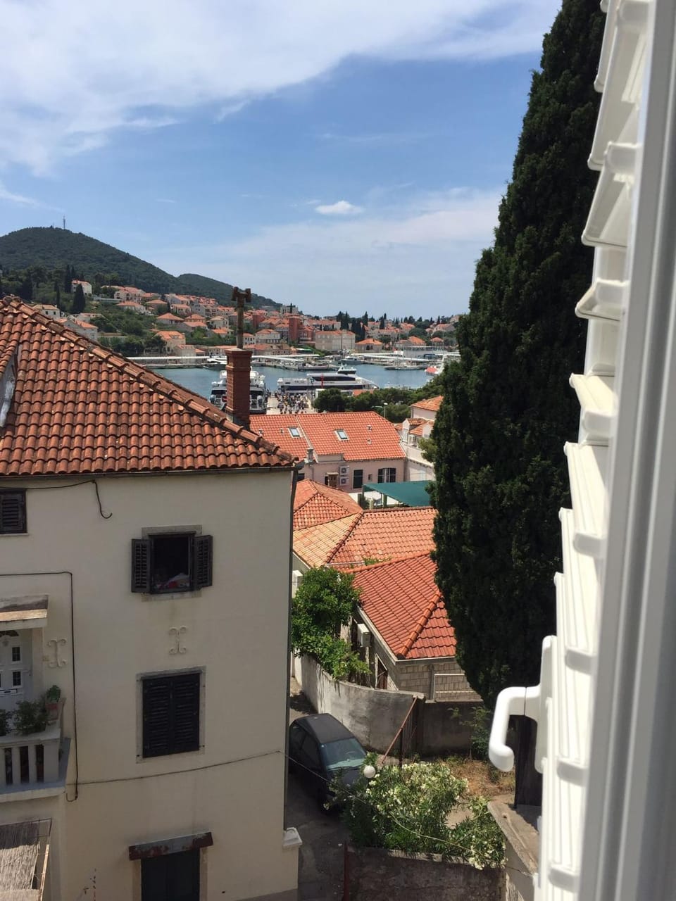 Sea view, Street view