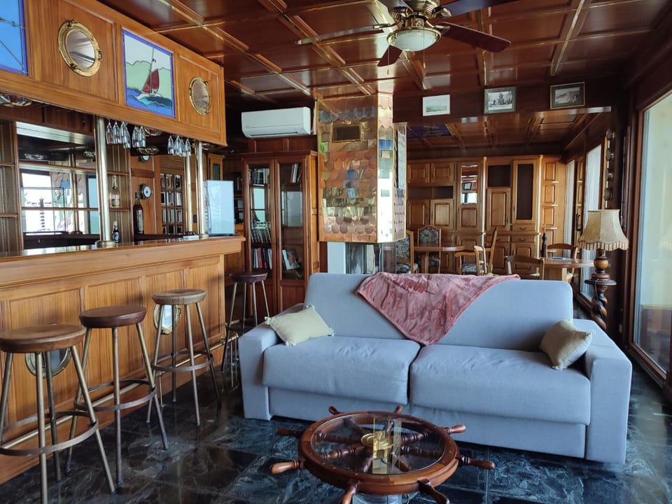 Lounge or bar