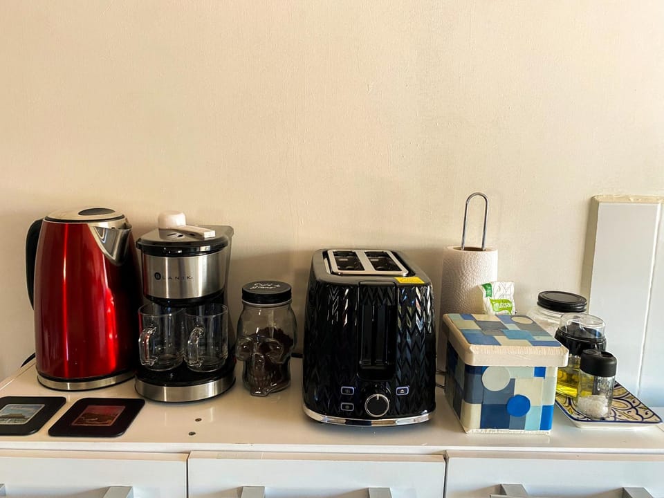 Coffee/tea facilities, Kitchen or kitchenette, toaster