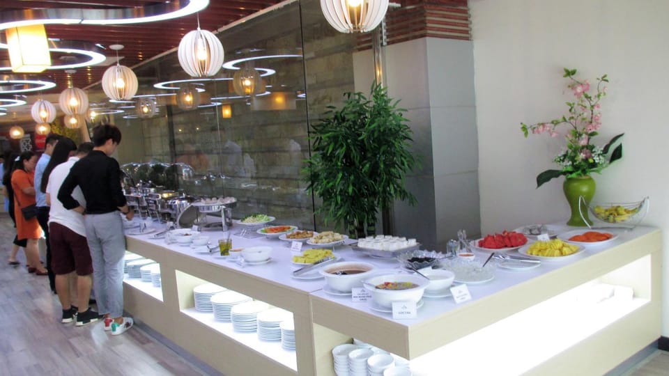 Breakfast, Buffet breakfast, Asian breakfast, American breakfast