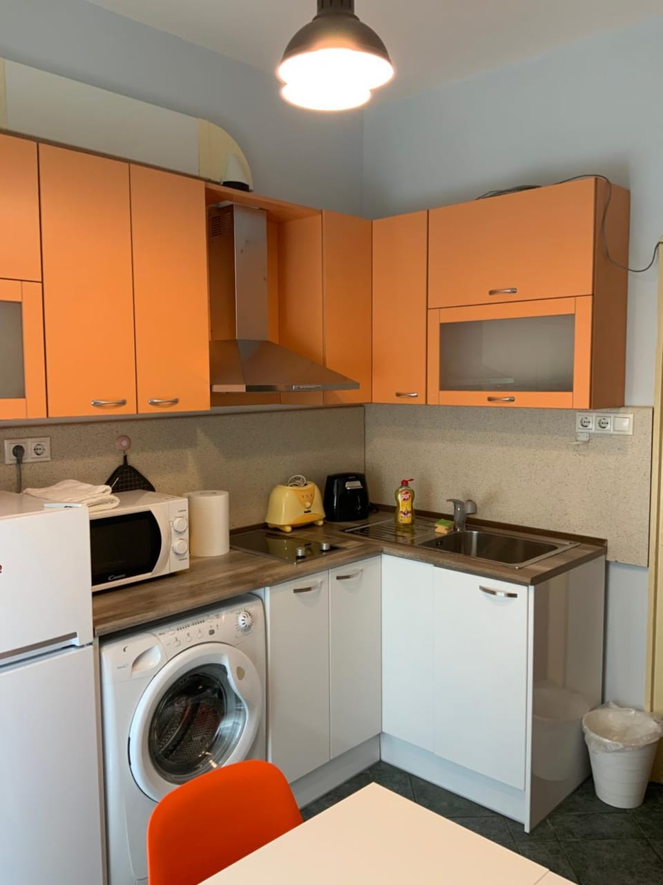 minibar, toaster, washing machine