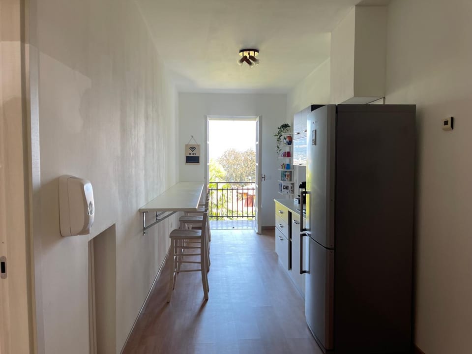 Communal kitchen, Breakfast