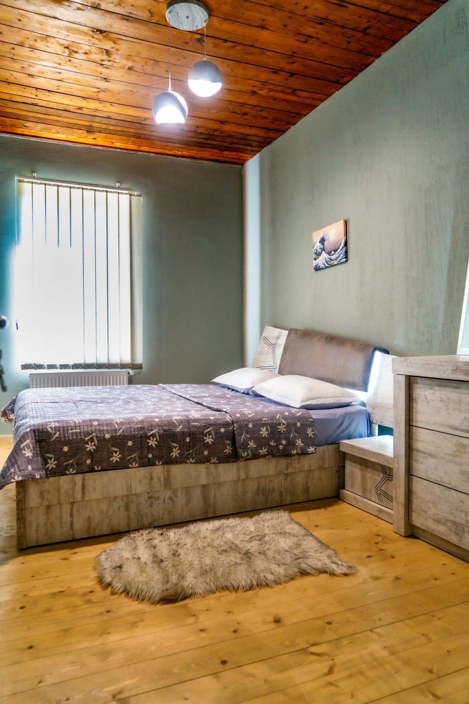 Photo of the whole room, Internal: Not applicable to any particular room