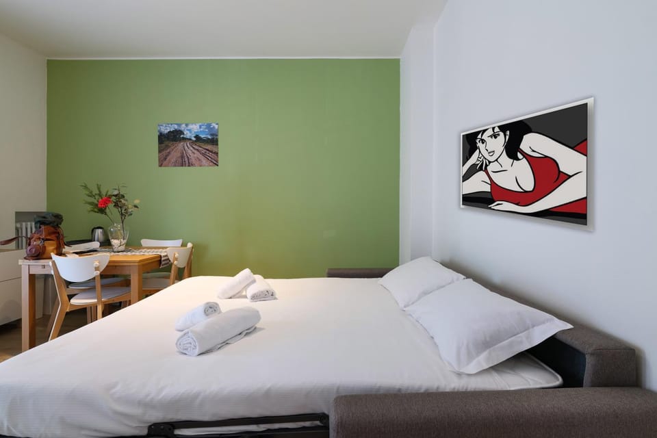 Bed, Living room