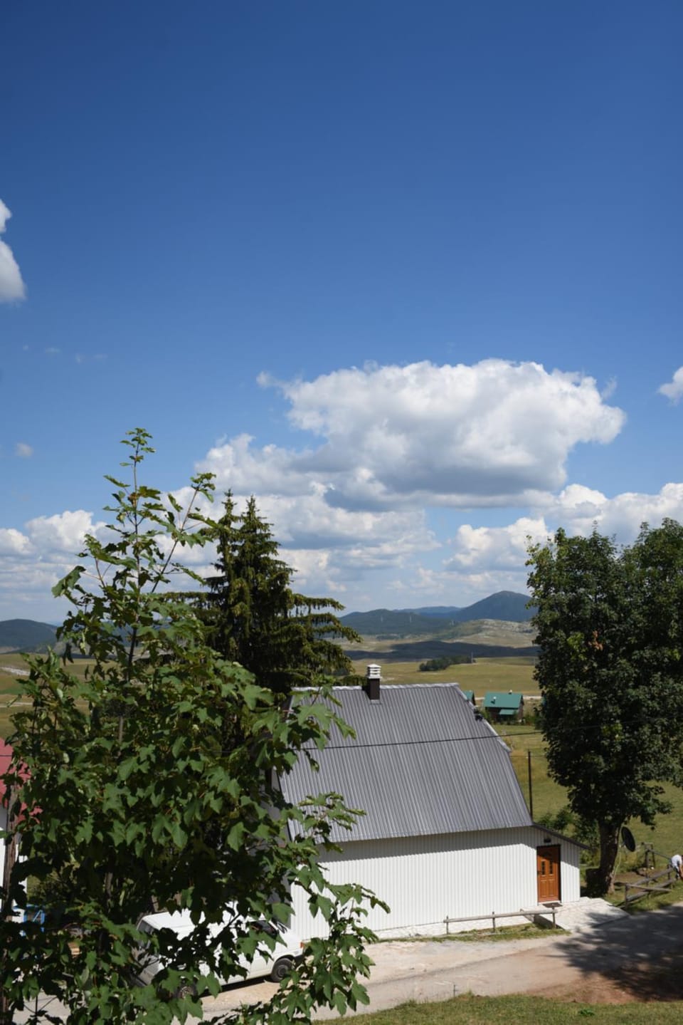 Neighbourhood, Natural landscape