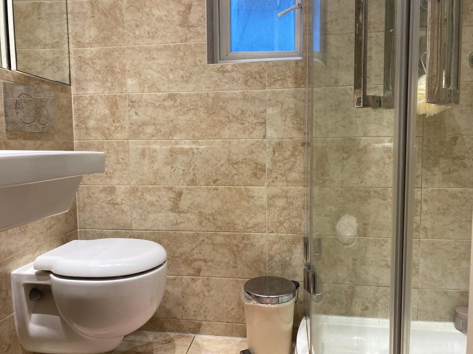 A lovely guest room in West London Vacation rental in London Borough of Ealing