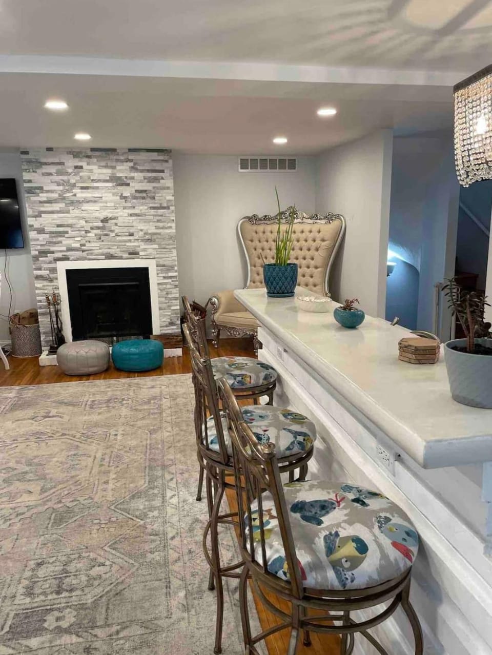 A Regal Retreat- Exclusive Parking, Prime Location Apartment in Philadelphia