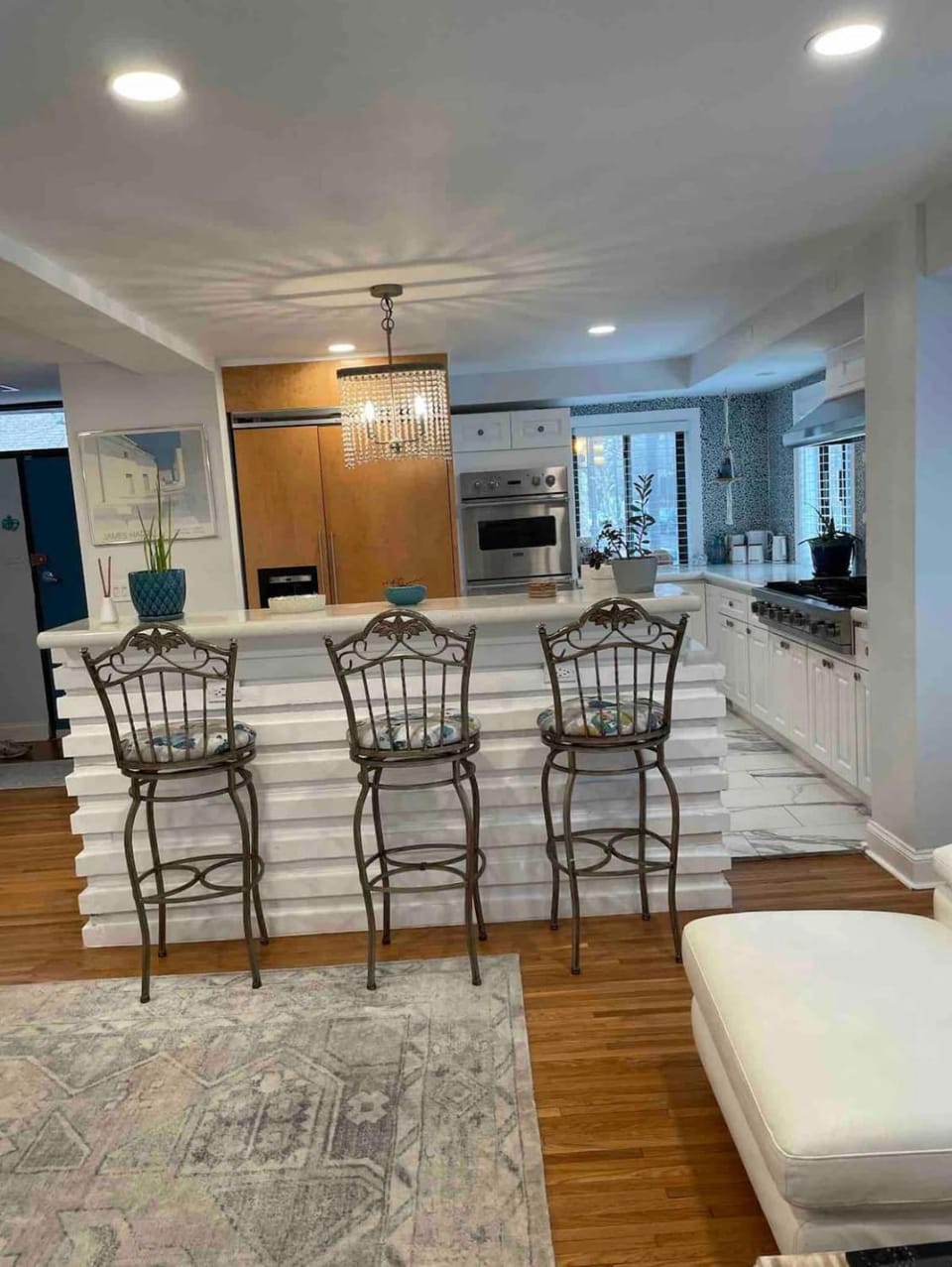A Regal Retreat- Exclusive Parking, Prime Location Apartment in Philadelphia
