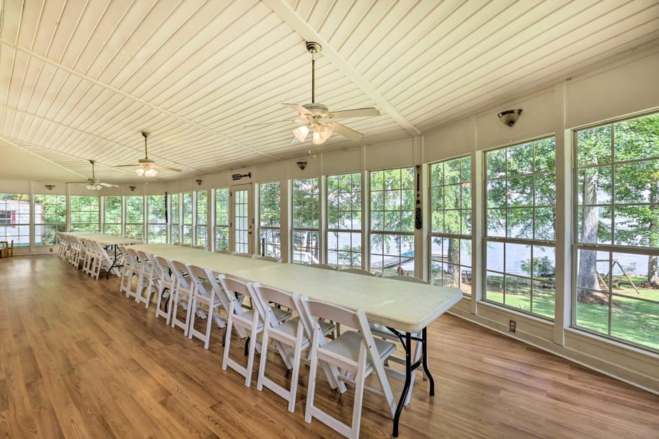 'The B Haus' Lakefront Retreat w/ Boat Ramp! House in Pell City