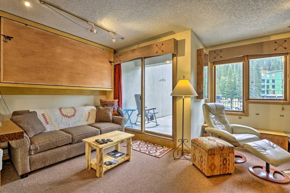 Ski-In/Ski-Out Studio at Winter Park Base! Apartment in Winter Park