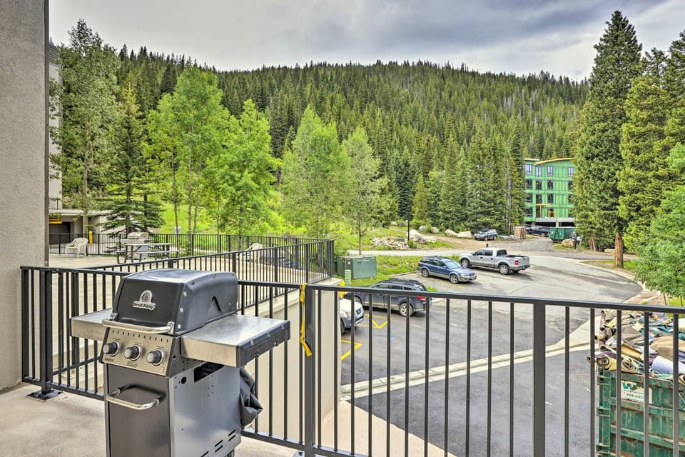 Ski-In/Ski-Out Studio at Winter Park Base! Apartment in Winter Park