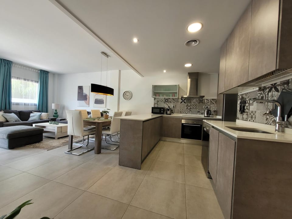 Living room, Dining area, kitchen