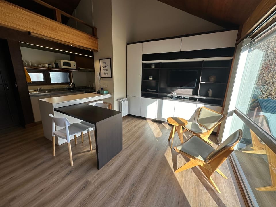 TV and multimedia, Dining area