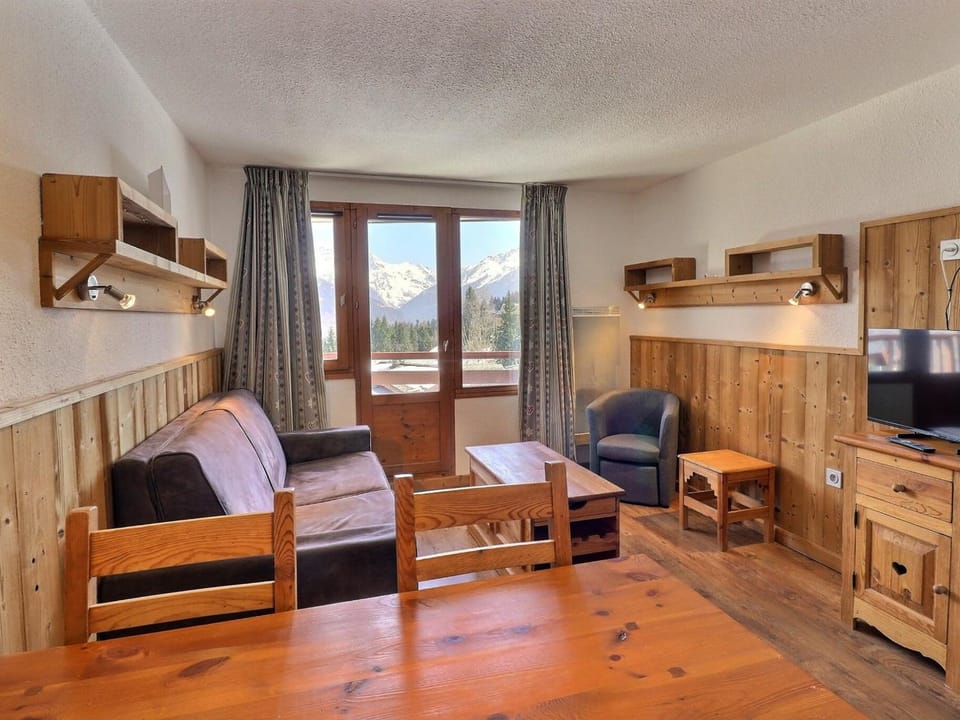 Confortable 2 Pièces, Skis aux Pieds, 4 Pers, Proche Commerces - FR-1-182A-13 Apartment in Les Allues