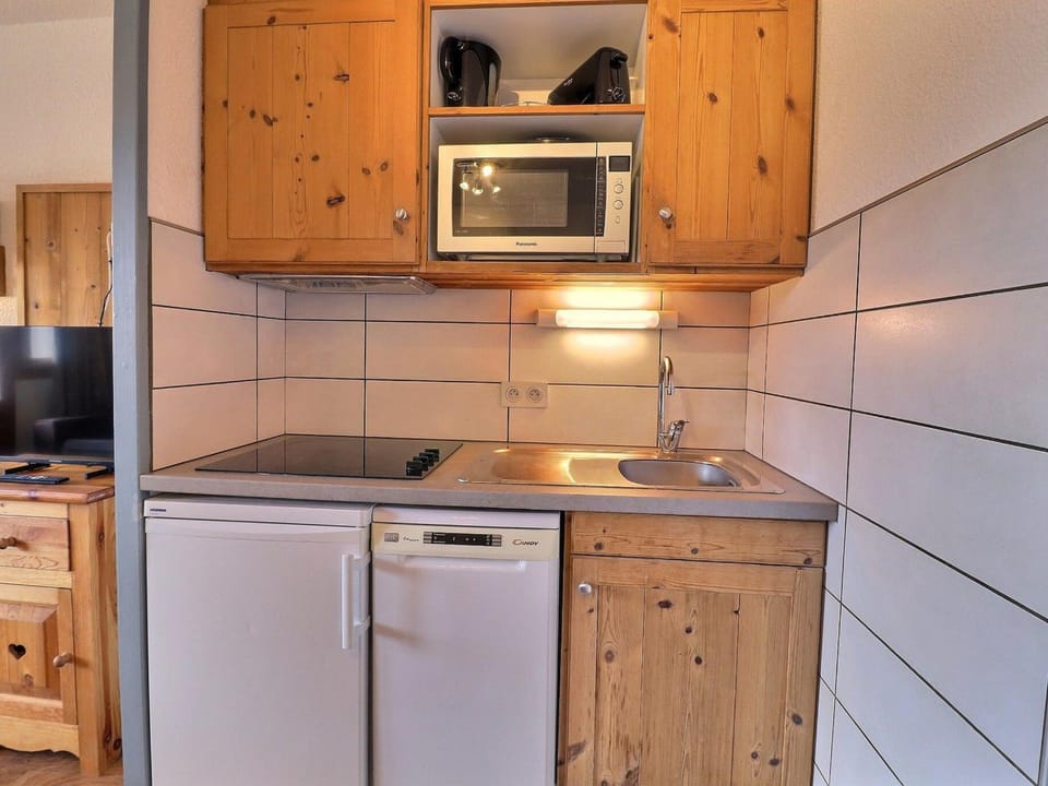 Confortable 2 Pièces, Skis aux Pieds, 4 Pers, Proche Commerces - FR-1-182A-13 Apartment in Les Allues