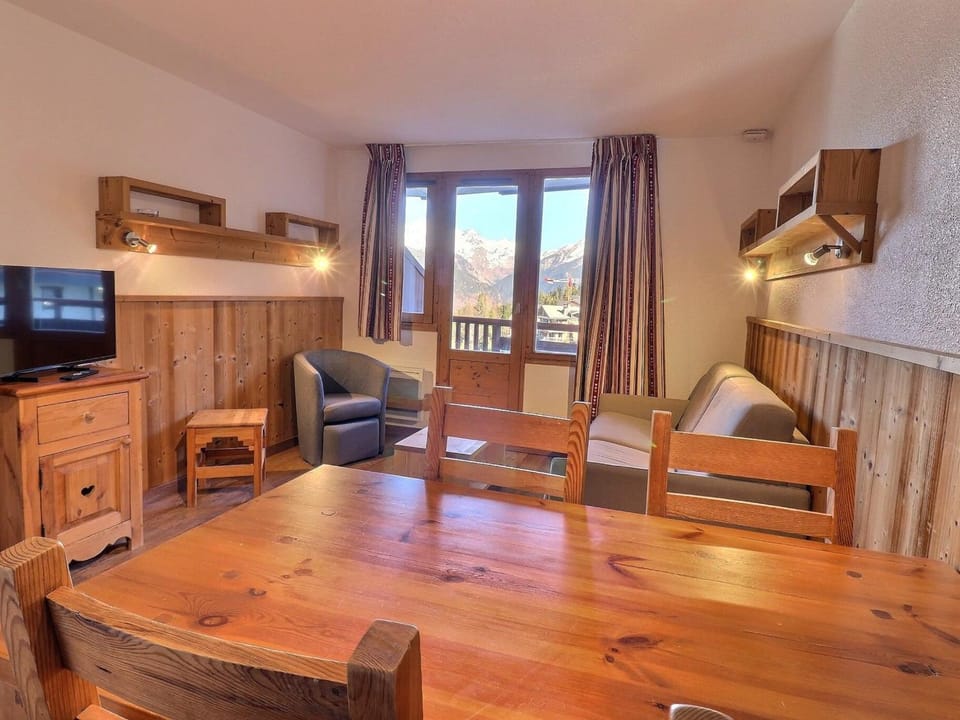 Confortable T2 skis aux pieds, proche commerces - FR-1-182A-14 Apartment in Les Allues