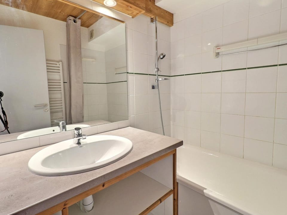 Confortable 2 Pièces avec Balcon, Animaux Admis, Skis aux Pieds - FR-1-182A-9 Apartment in Les Allues