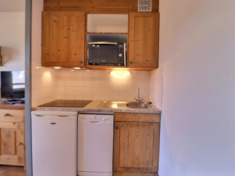 Confortable 2 Pièces avec Balcon, Animaux Admis, Skis aux Pieds - FR-1-182A-9 Apartment in Les Allues