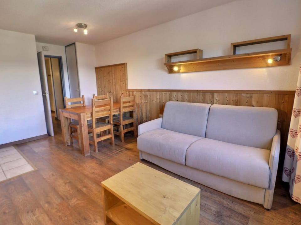 Confortable 2 Pièces avec Balcon, Animaux Admis, Skis aux Pieds - FR-1-182A-9 Apartment in Les Allues