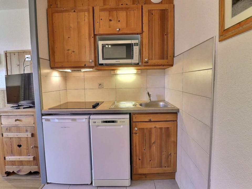 Confort 2 Pièces, Skis aux Pieds, Proche Commerces - FR-1-182A-18 Apartment in Les Allues