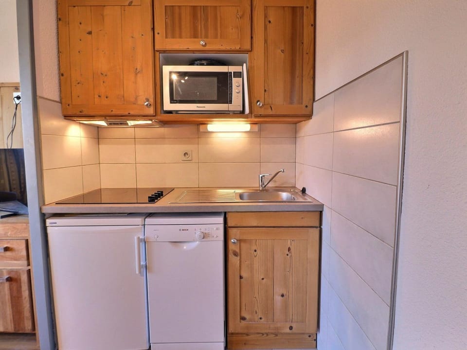 Confortable 2 Pièces, Skis aux Pieds, Proche Commerces - FR-1-182A-31 Apartment in Les Allues
