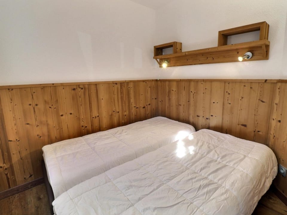 Confortable 2 Pièces, Skis aux Pieds, Proche Commerces - FR-1-182A-22 Apartment in Les Allues