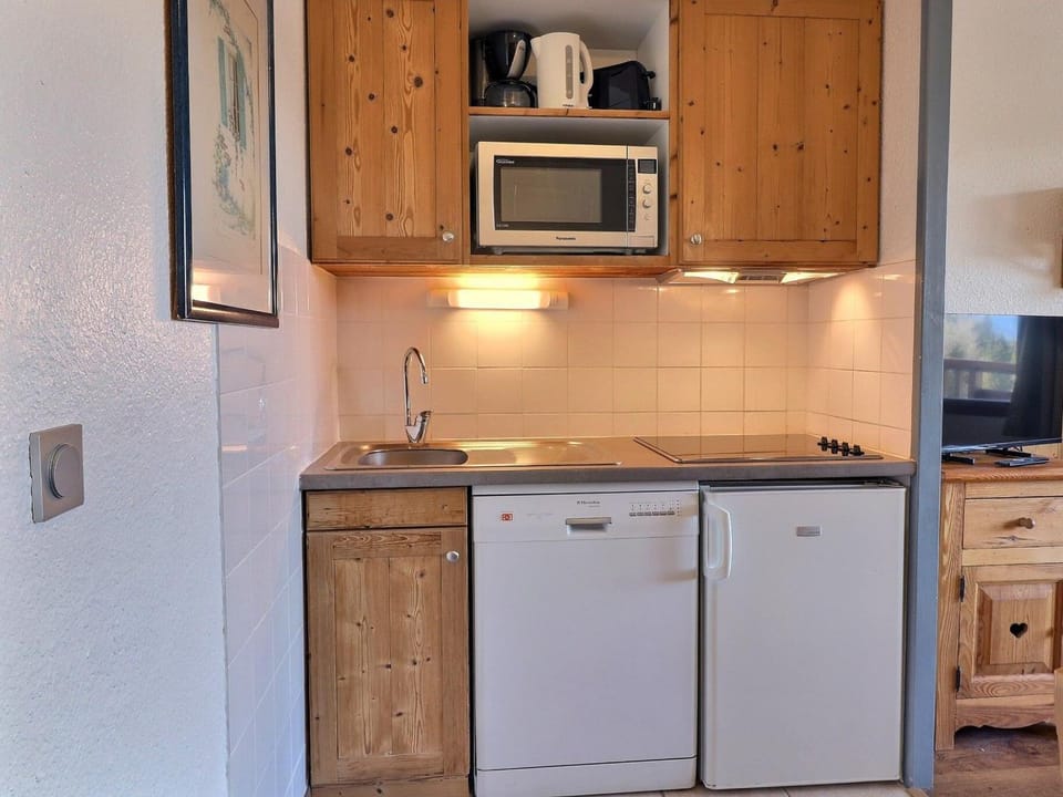 Confortable 2 Pièces, Skis aux Pieds, Proche Commerces - FR-1-182A-22 Apartment in Les Allues