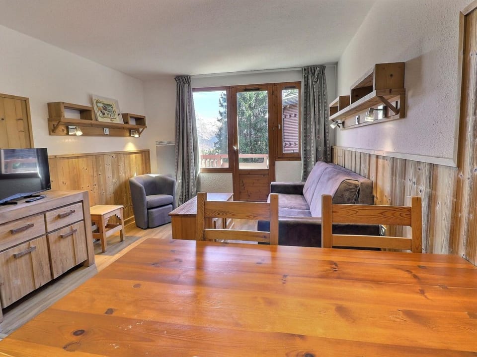 2 pièces confortable, skis aux pieds, proche commerces, 4 pers, balcon, TV Apartment in Les Allues